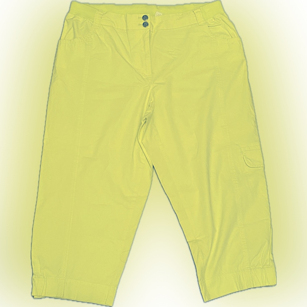 Chico’s Plus Size Lime Green Yellow Capri Cargo Pants Size 2.5/14/L